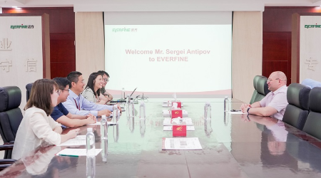 Chuyên gia chứng nhận của Nga ghé thăm công ty